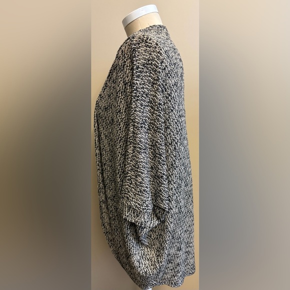 Nordstrom Painted Threads Black White Oversized Cardigan Sweater women's size M - Picture 4 of 9